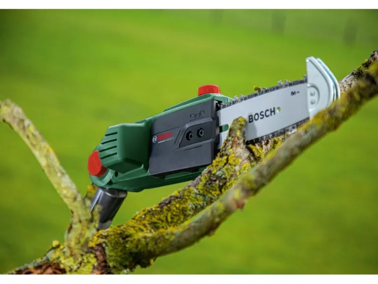 Bosch Akku Teleskop-Kettensäge UniversalChainPole 18 inkl. Akku