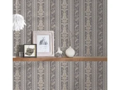 Bricoflor Barock Vliestapete mit Vinyl Abwaschbare Tapete mit Ornamenten Streifen in Silber Grau Elegante Vlies Barocktapete Gestreift für Esszimmer