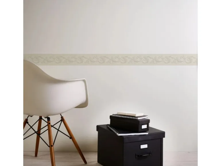 Bricoflor Selbstklebende Tapetenbordüre in Weiß Silber Elegante Tapetenborte für Badezimmer und Schlafzimmer Ornament Bordüre aus Vlies und Vinyl