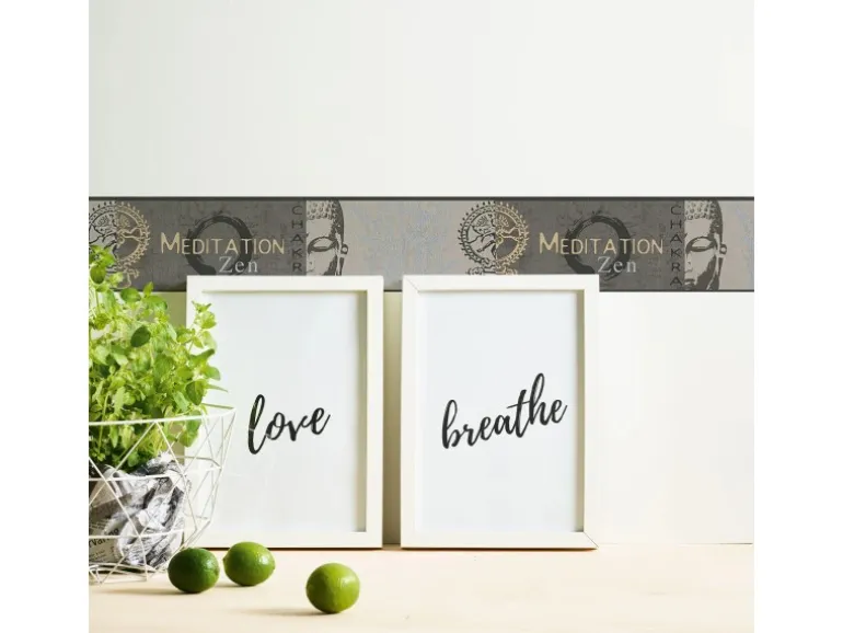 Bricoflor Zen Tapeten Bordüre Wellness Tapetenbordüre mit Buddha und Schriftzug Ideal für Badezimmer und Schlafzimmer Spa Wandbordüre in Grau Gold