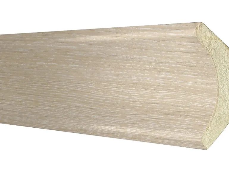 Hohlkehlleiste Eiche foliert 22 m x 22 m Länge 2600 mm