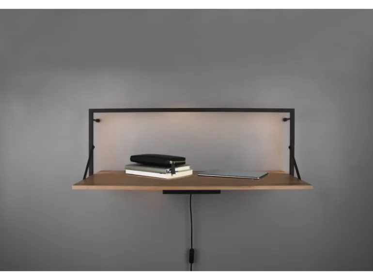 Mirrors & More Metall-Wandregal Becky mit LED-Stripe 10,5 W 30 x 90 x 30 cm