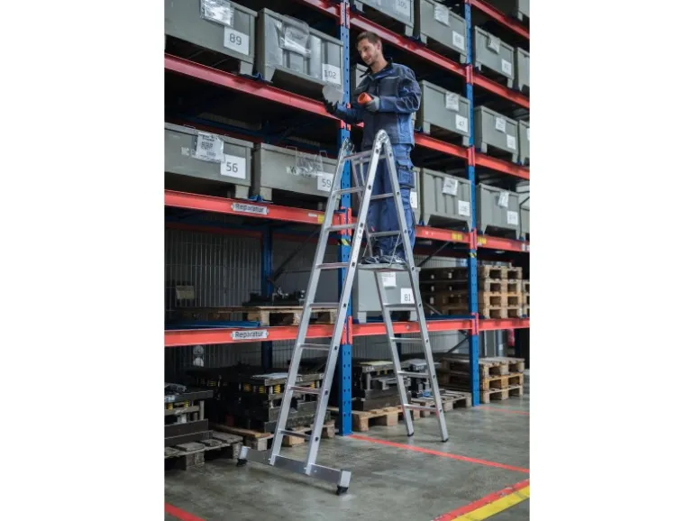 PROREGAL Klappleiter 2-Teilig mit Traverse 2 x 8 Sprossen