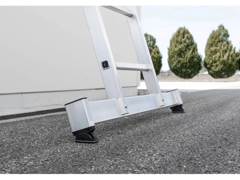 PROREGAL Klappleiter 2-Teilig mit Traverse 2 x 4 Sprossen
