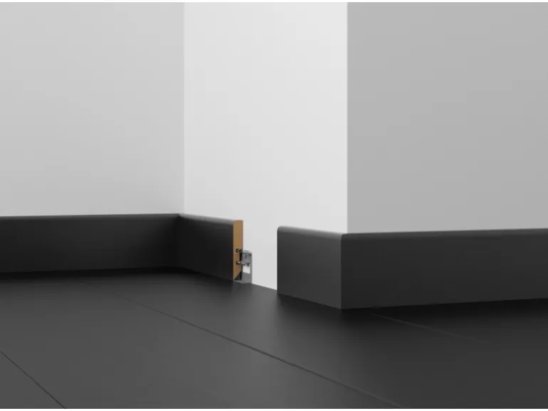 Sockelleiste Schwarz foliert 56 mm x 10 mm Länge 2400 mm