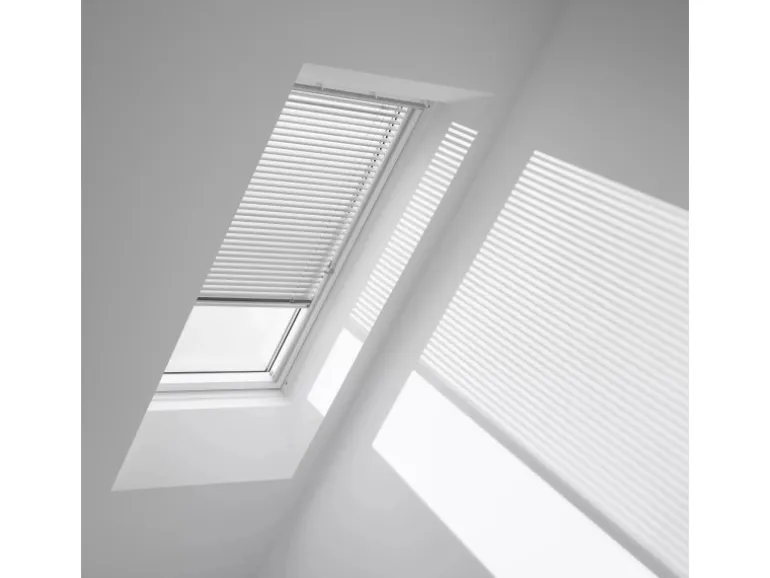 Velux Jalousie Manuell PAL Y45 7057S 75 cm x 124 cm Silber Gebürstet